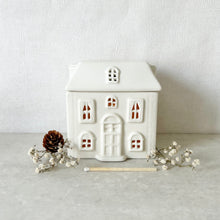 Load image into Gallery viewer, Cottage Style Oil Burner