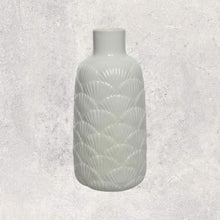 Load image into Gallery viewer, Shell Pattern Vase