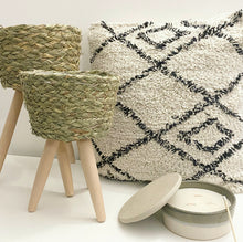 Load image into Gallery viewer, Three Wick Vanilla Scented Candle With Lid