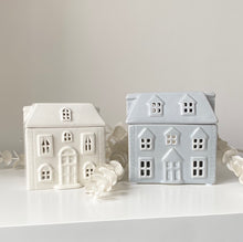 Load image into Gallery viewer, Cottage Style Oil Burner