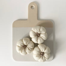 Load image into Gallery viewer, Linen Pumpkin Set - White

